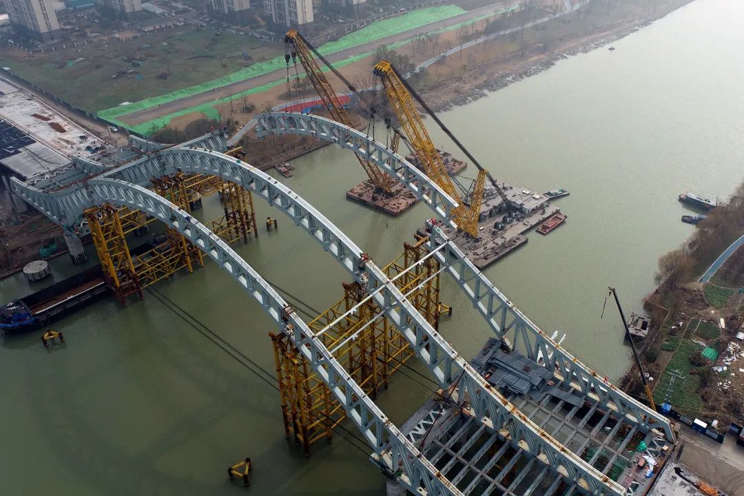 万福快速路跨京杭运河大桥拱肋全部合龙